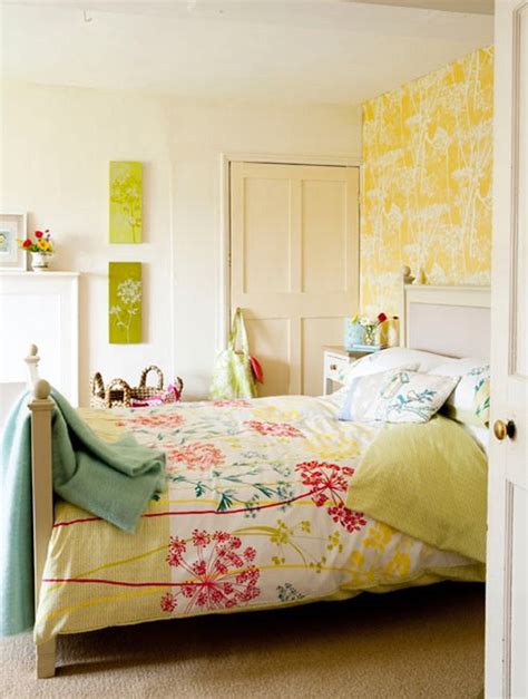 20 Floral Bedroom Ideas With Wallpaper Theme Homemydesign