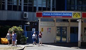 Funcionária de hospital é detida no Reino Unido por morte de oito bebês ...