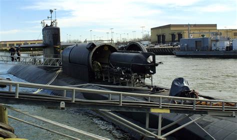 Submarino Nuclear Uss Dallas Deixa O Serviço Depois De 36 Anos Poder