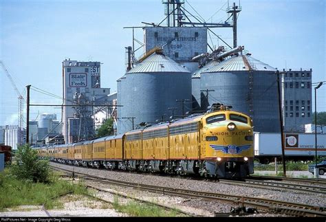 Railpicturesnet Photo Up 951 Union Pacific Emd E9a At Atchison