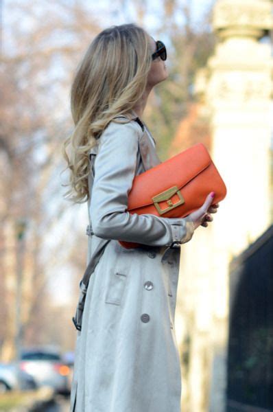 Love The Trench Hair And Clutch Cute Styles Fashion Casual Work Outfits Style