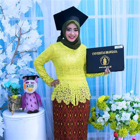 √ 30 Model Kebaya Wisuda Muslim Hijab Modern Terbaru