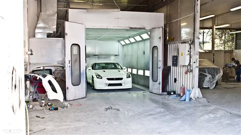 Automotive body shop in leicester, united kingdom. Barn Paint Shop Find: Nissan GT-R Resprayed Back to Life ...