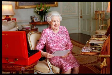 queen elizabeth ii becomes longest serving british monarch kate middleton review