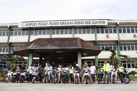 Pembangunan di sini adalah pejabat kerajaan sahaja. Pejabat Daerah Dan Tanah Slim River