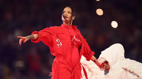 Rihanna Pregnant With Second Child Makes Reveal During Super Bowl