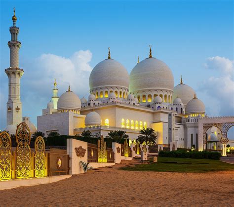 Most Beautiful Mosques Around The World You Should Visit At Least Once