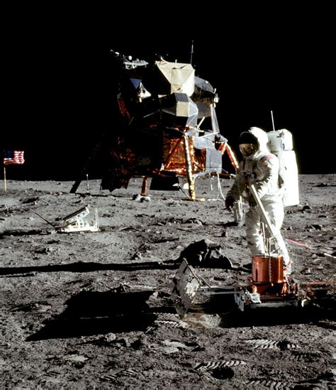 Nasa Moon Race Whos In The Running To Build Nasas New Moon Lander