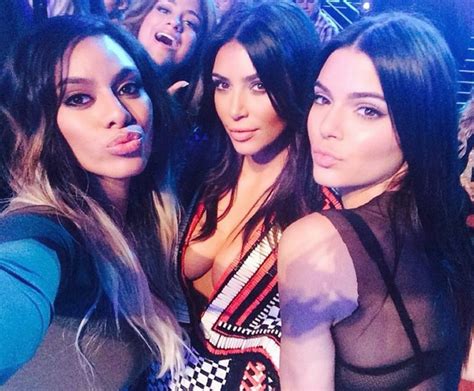 kejutan kim kardashian di mtv vma 2014 wagz hot girls entertainment news