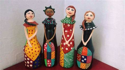 Dolls From Plastic And Glass Bottles Plastic Bottle Crafts Crafts
