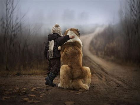 30 Imagens Fofíssimas De Bebês E Crianças Pequenas Com Cachorros Grandes