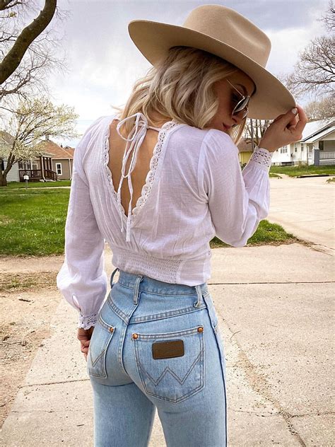 Womens Wrangler® Cowboy Cut® Slim Fit Jean In Bleach Western Style