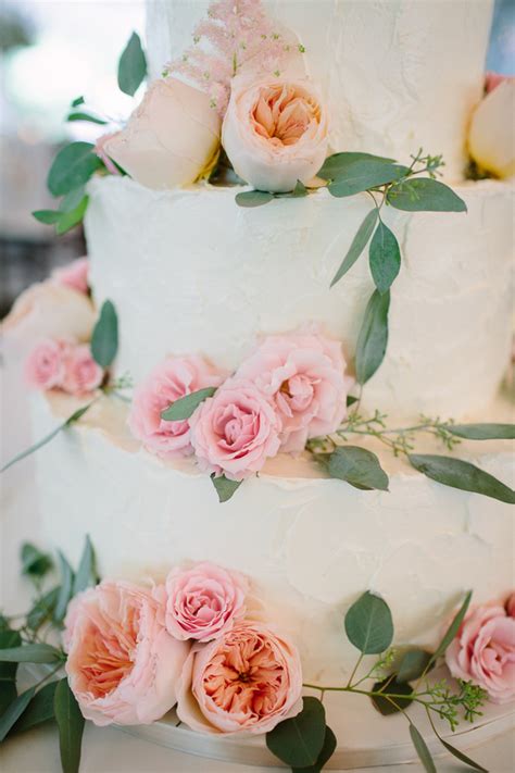 Fresh Flowers On Wedding Cake Elizabeth Anne Designs The Wedding Blog