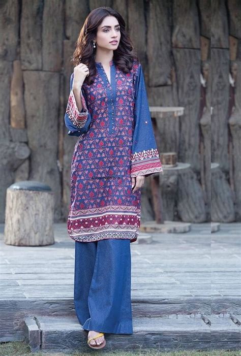 Browse through our wide range of latest long kurti designs and opt for the best ones to look peppy and chic you can pair up long kurti with skirt, long kurti with palazzo or with jeans. Buying Designer Kurtis for Jeans? Best Designs are Just ...