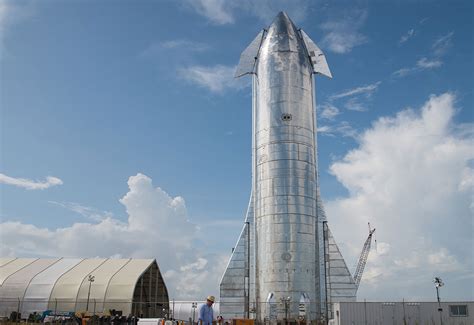 Star trek — all starship sizes obtained from ex astris scientia, as stated in official references or calculated by bernd schneider. Gallery: SpaceX's new stainless-steel "Starship" rocket - Arabianbusiness