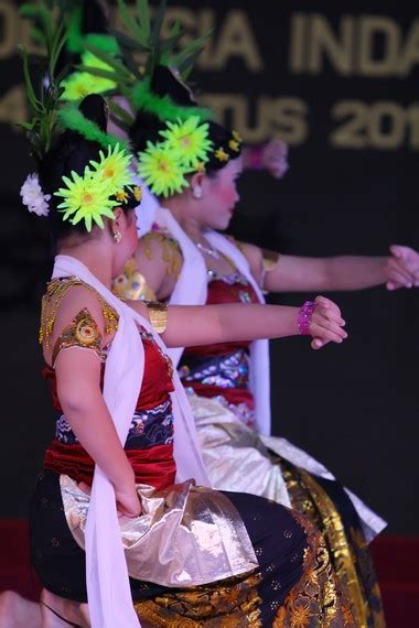 Situs Budaya Indonesia Pariwisata Seni Tradisi And Kuliner