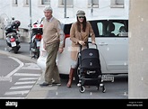 Milan, Ilaria D'amico comes home after shopping with the little Mattia ...