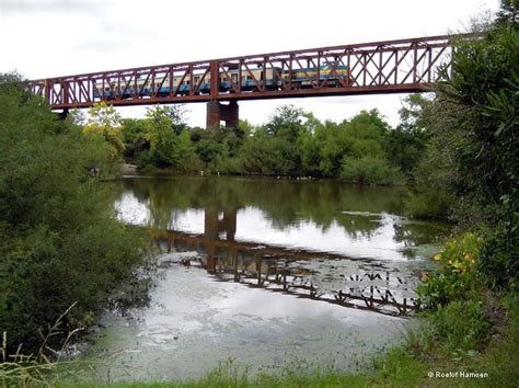 El 25 de agosto, fecha patria y feriado no laboral para los uruguayos, desde el congreso de florida se declaró en primer lugar la ley de la banda oriental se libró del gobierno brasilero, pero para que surgiera como un estado soberano y autónomo faltan varios capítulos de la historia del uruguay. 25 de Agosto (Uruguay) | A commuter train from Montevideo ...