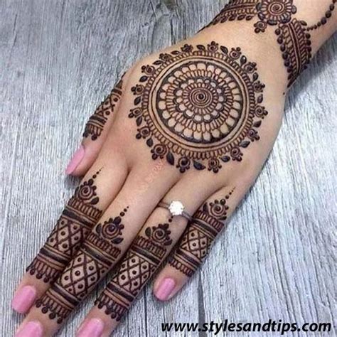 Read this article for more details. Unique And Easy Mehndi Design Latest Images For Back Hands ...