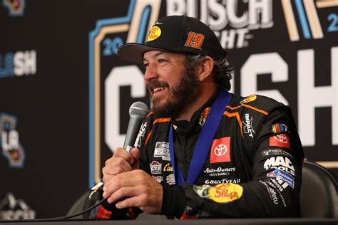 Martin Truex Jr. wins NASCAR's season-opening Clash at the Coliseum