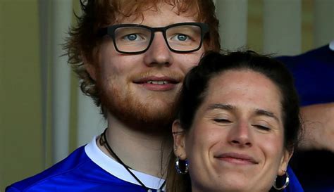 # перевод песни perfect (ed sheeran). El cantante británico Ed Sheeran y su esposa Cherry ...