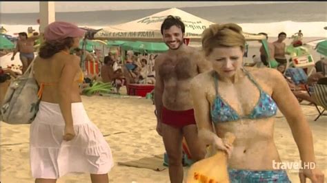 Sam Brown Visits The Beach In Rio Youtube