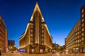 Chilehaus zur Blauen Stunde Foto & Bild | architektur, deutschland ...