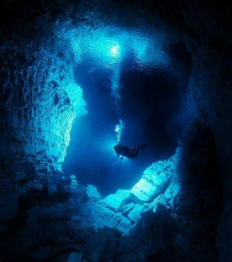 The 8 Coolest Underwater Caves Around The World