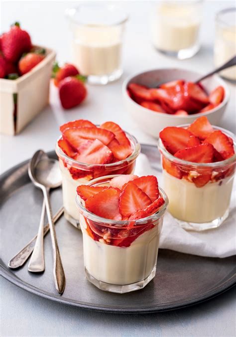 Strawberries With Mascarpone Mousse Recipe Yankee Magazine