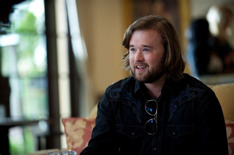 Haley joel osment began his career at age five with a featured appearance in a tv commercial for pizza hut. 30 New ENTOURAGE Movie Pictures | The Entertainment Factor