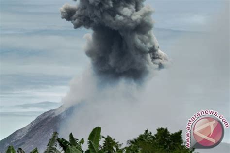 Gunung Sinabung Meletus ANTARA News