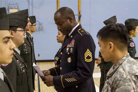 1st Signal Brigade Inspects Local Jrotc Cadets Article The United