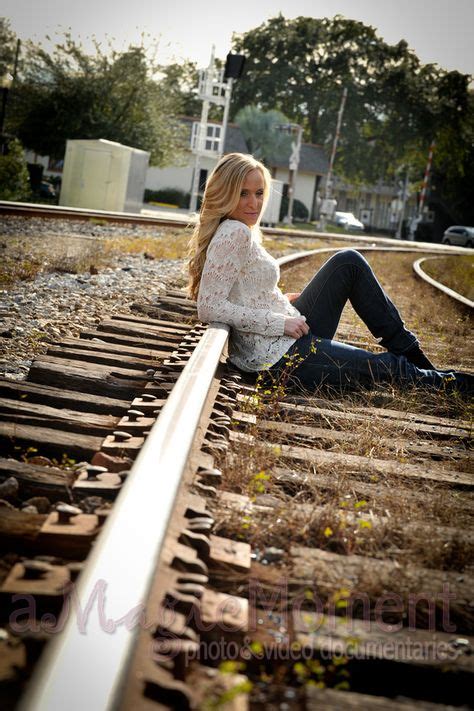 25 Best Railroad Photoshoot Images Photoshoot Photography Poses Girl Senior Pictures