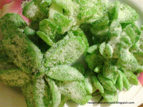 1.pereda sakit gigi zat yang terkandung dalam minyak pala membantu memerangi bakteri dalam mulut yang menyebabkan gigi. Manfaat Buah Pala - Apa Bagaimana