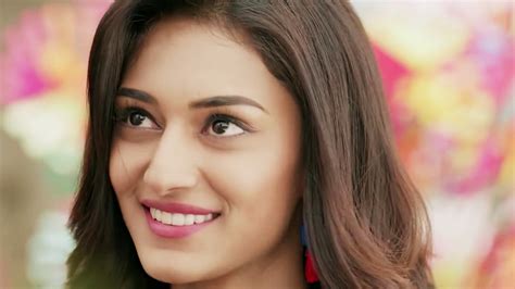 Erica Fernandes In Kuch Rang Pyar Ke Aise Bhi Serial Kuch Rang Pyar