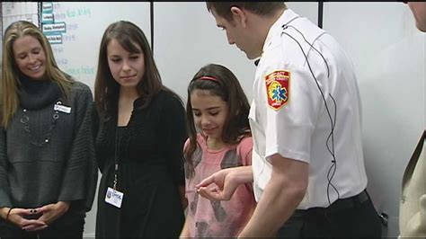girl 10 honored for using sign language to help deaf crash victim