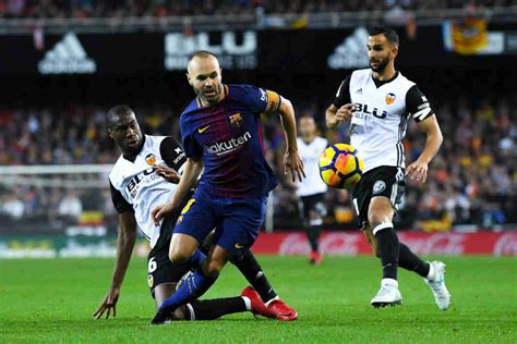 El fc barcelona y al athletic de bilbao se enfrentan en la gran final de la supercopa de españa en donde messi saldrá al campo como titular. La Liga 2017/18: Valencia 1-1 Barcelona: Player Ratings ...
