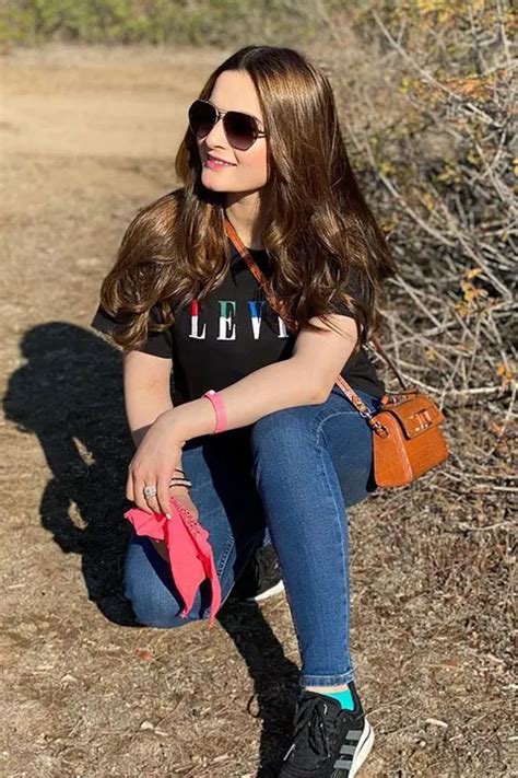 Aiman Khan Biography Age Pictures Social Accounts And More