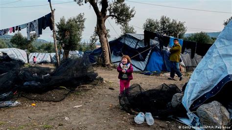 گزارش آکسفام از وضعیت فاجعه‌بار پناهجویان در جزایر یونان جهان Dw