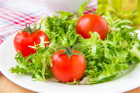 Frizzy Crisp Lettuce With Cherry Tomatoes Stock Image Image Of