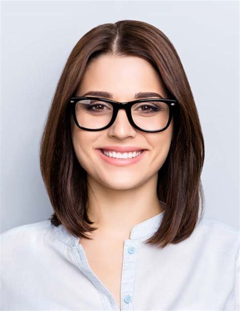 Descubra 48 Image Short Hairstyles For Ladies With Glasses Vn