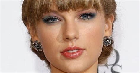 Taylor Swift Blue Eye Makeup At 2012 Aria Awards Krazy Fashion Rocks