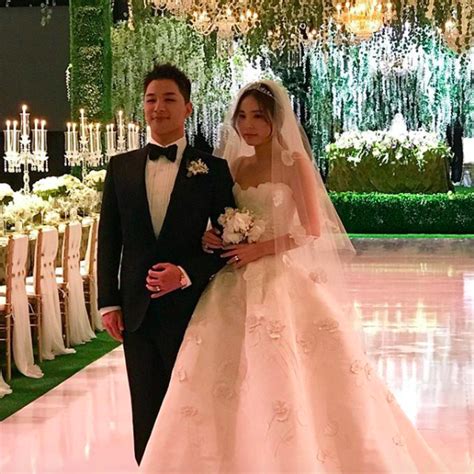 Taeyang and min hyo rin are getting married right now, and here's everyone that's at their wedding. Stunning Photos From Taeyang And Min Hyo Rin's 'Breaking ...