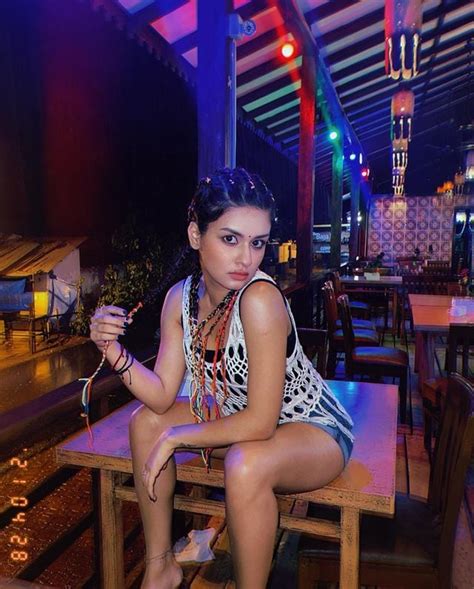 Avneet Kaur Shares Photos From Her Goa Vacation See The Diva Living It Up In Style News18