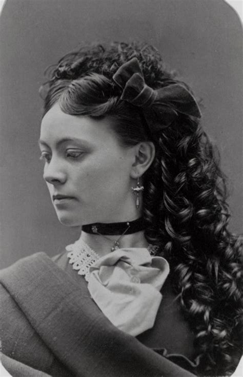 Glamorous Photos Of Victorian Women That Defined Fashion Styles From