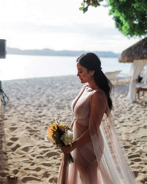 Ritz Azul Wears The Perfect Beach Wedding Dress In Palawan Pep Ph