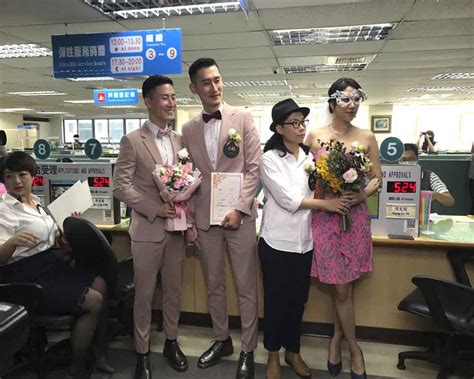 Same Sex Couples Start Registering Marriages In Taiwan