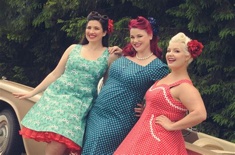 Retro Roadtrip Cherry Velvet Curvy Vintage Pin Up Dresses