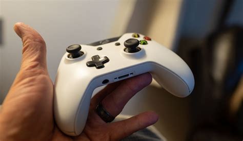 How To Fix An Xbox Controller That Keeps Turning Off By Itself