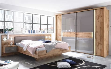 Das schlafzimmer, auch schlafkammer (kleines schlafzimmer), schlafstube oder kubikel genannt, ist ein zimmer einer wohnung oder eines wohnhauses, das von den benutzern hauptsächlich zum schlafen genutzt wird. Schlafzimmer Milano in Wildeiche Nachbildung/Basaltgrau ...